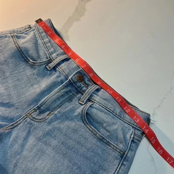 Old Navy light Wash denim shorts. Size  0 - Picture 5 of 7